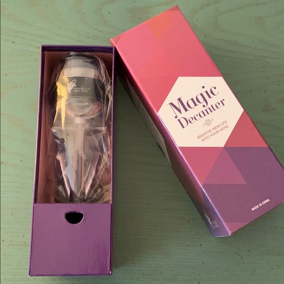 Traveling Vineyard New Magic Decanter for red wine - Picture 5 of 5